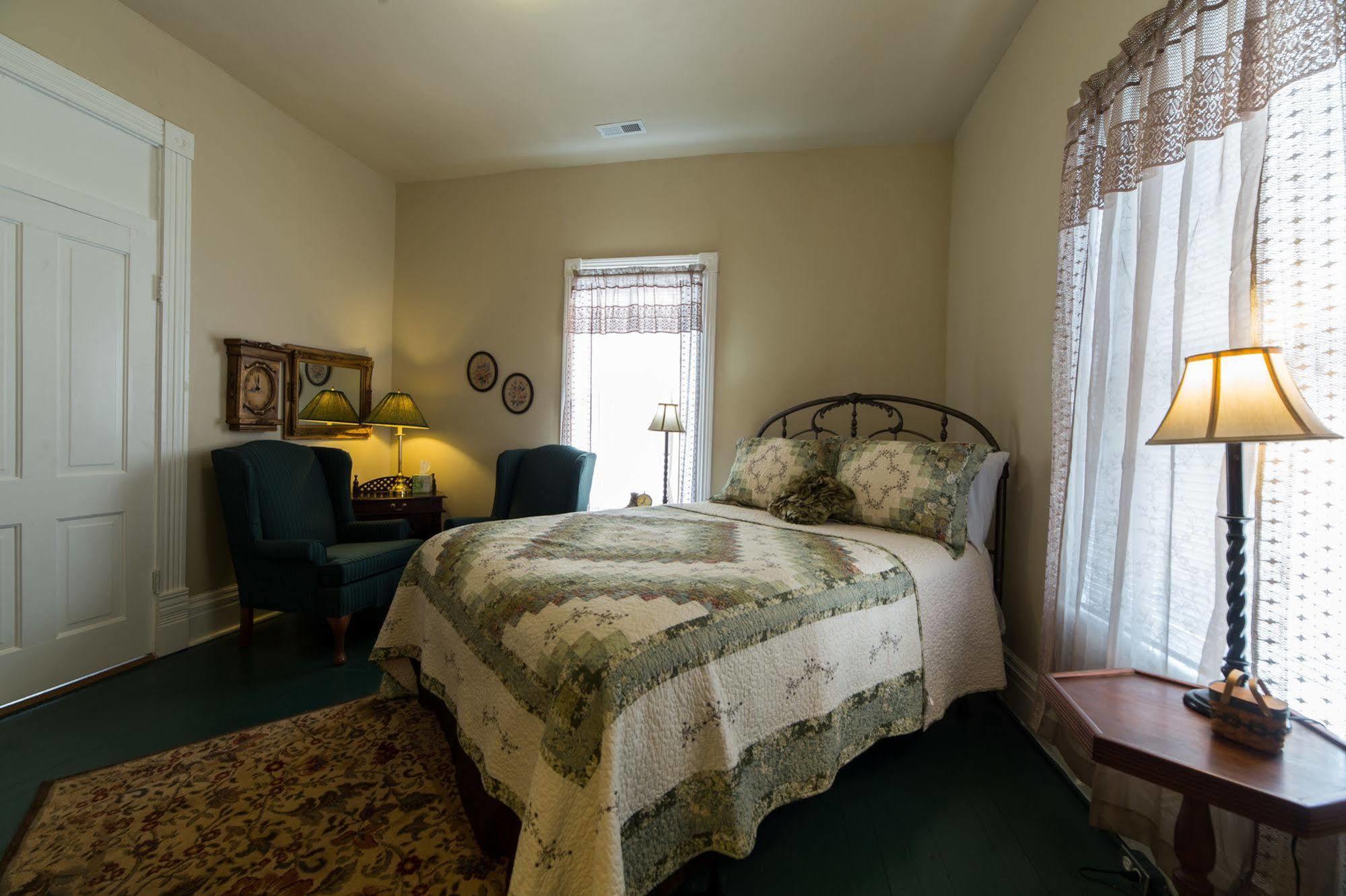 Grand Victorian Inn (Adults Only) Park City Экстерьер фото